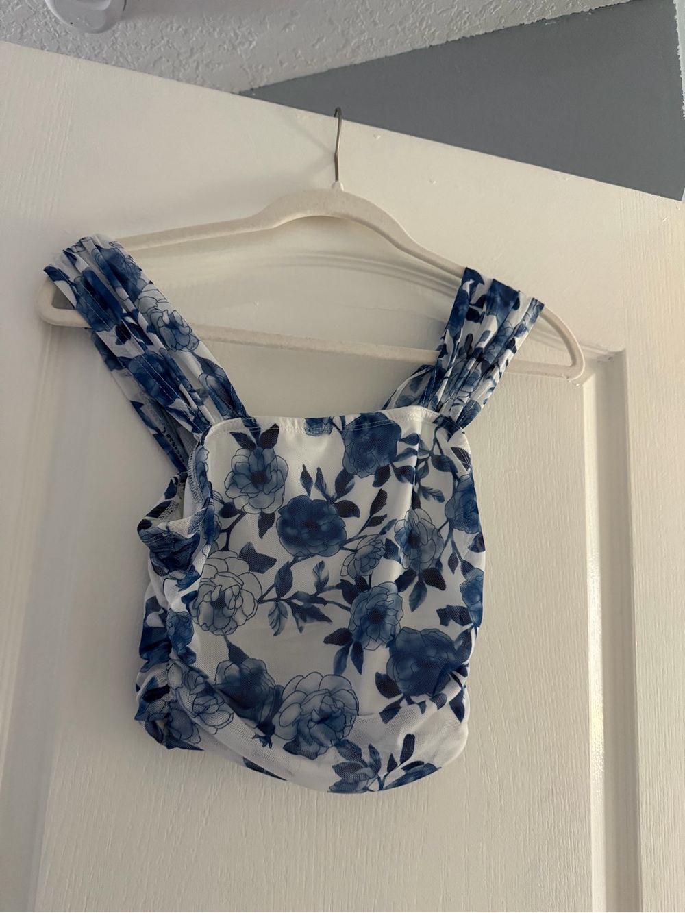 Shein blue floral crop tank top